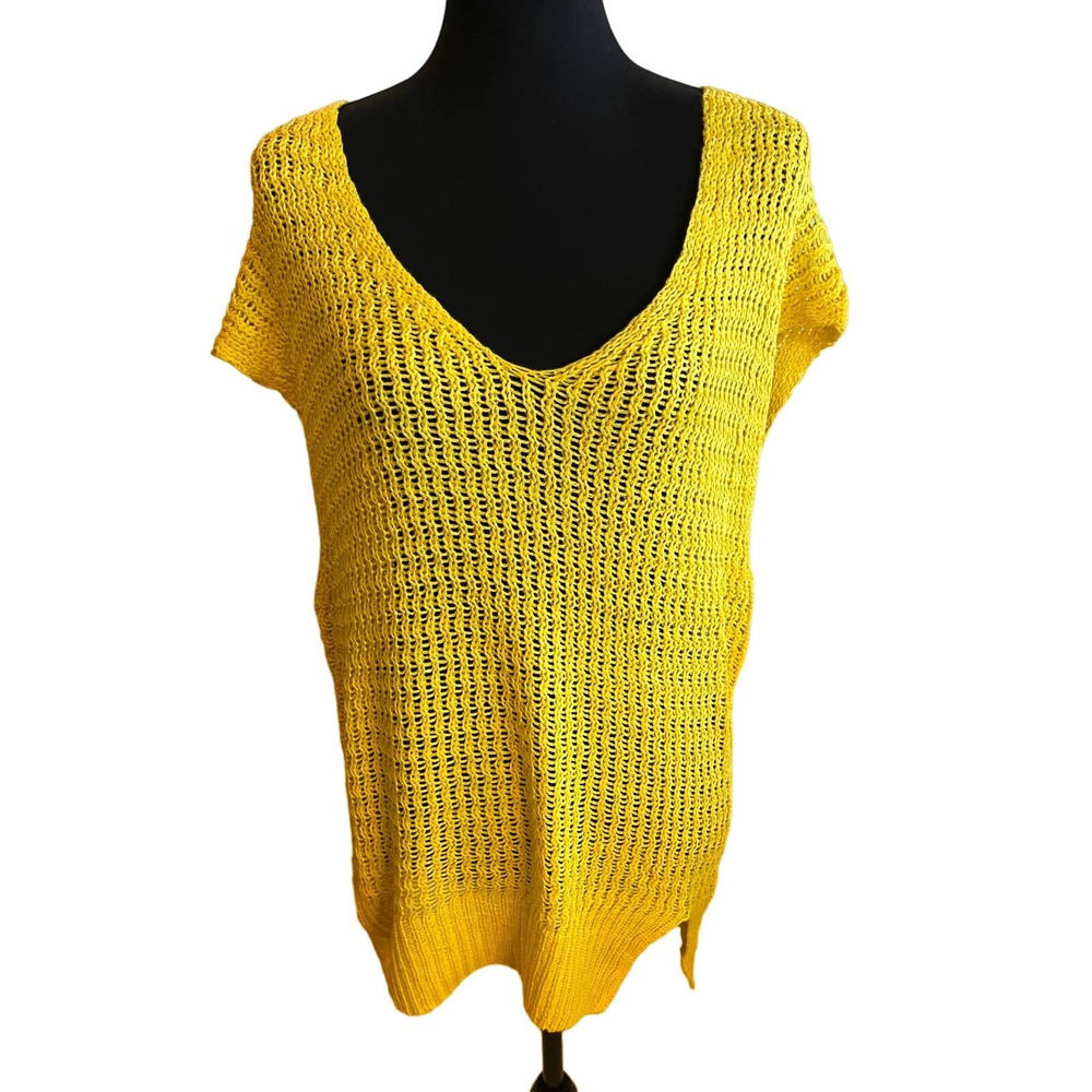 UNIQ Woman's Knit Sweater Vest Sunny Yellow Side Slit Size SM NWT Swim Coverup
